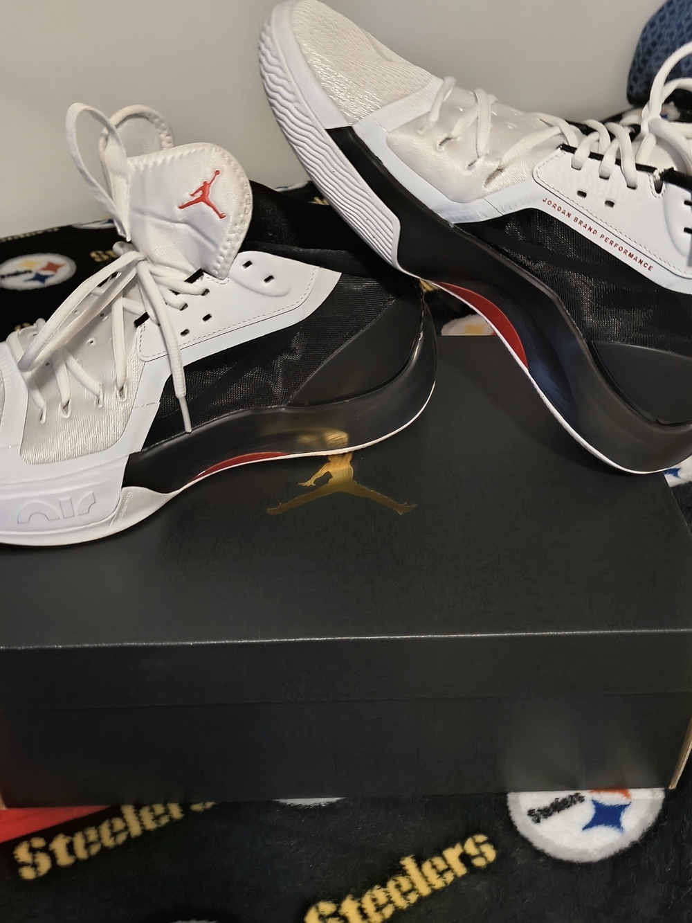 Jordan Men’s Basketball Sneakers - White/Black/Red
